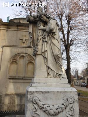 [P09] Panteonul României - Cimitirul Bellu. » foto by iulianic
 - 
<span class="allrVoted glyphicon glyphicon-heart hidden" id="av1218481"></span>
<a class="m-l-10 hidden" id="sv1218481" onclick="voting_Foto_DelVot(,1218481,22321)" role="button">șterge vot <span class="glyphicon glyphicon-remove"></span></a>
<a id="v91218481" class=" c-red"  onclick="voting_Foto_SetVot(1218481)" role="button"><span class="glyphicon glyphicon-heart-empty"></span> <b>LIKE</b> = Votează poza</a> <img class="hidden"  id="f1218481W9" src="/imagini/loader.gif" border="0" /><span class="AjErrMes hidden" id="e1218481ErM"></span>