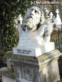 [P01] Cimitirul Bellu - Monument funerar N.C. Paulescu. Sculptor Dumitru Paciurea. » foto by iulianic
 - 
<span class="allrVoted glyphicon glyphicon-heart hidden" id="av282345"></span>
<a class="m-l-10 hidden" id="sv282345" onclick="voting_Foto_DelVot(,282345,22321)" role="button">șterge vot <span class="glyphicon glyphicon-remove"></span></a>
<a id="v9282345" class=" c-red"  onclick="voting_Foto_SetVot(282345)" role="button"><span class="glyphicon glyphicon-heart-empty"></span> <b>LIKE</b> = Votează poza</a> <img class="hidden"  id="f282345W9" src="/imagini/loader.gif" border="0" /><span class="AjErrMes hidden" id="e282345ErM"></span>