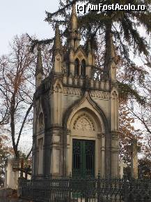 [P13] Cimitirul Bellu  - Capela A. Costescu. Arhitect Karl Storck. » foto by iulianic
 - 
<span class="allrVoted glyphicon glyphicon-heart hidden" id="av282357"></span>
<a class="m-l-10 hidden" id="sv282357" onclick="voting_Foto_DelVot(,282357,22321)" role="button">șterge vot <span class="glyphicon glyphicon-remove"></span></a>
<a id="v9282357" class=" c-red"  onclick="voting_Foto_SetVot(282357)" role="button"><span class="glyphicon glyphicon-heart-empty"></span> <b>LIKE</b> = Votează poza</a> <img class="hidden"  id="f282357W9" src="/imagini/loader.gif" border="0" /><span class="AjErrMes hidden" id="e282357ErM"></span>