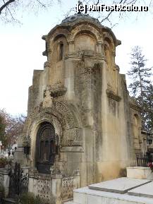 [P15] Cimitirul Bellu - Cavou. » foto by iulianic
 - 
<span class="allrVoted glyphicon glyphicon-heart hidden" id="av282359"></span>
<a class="m-l-10 hidden" id="sv282359" onclick="voting_Foto_DelVot(,282359,22321)" role="button">șterge vot <span class="glyphicon glyphicon-remove"></span></a>
<a id="v9282359" class=" c-red"  onclick="voting_Foto_SetVot(282359)" role="button"><span class="glyphicon glyphicon-heart-empty"></span> <b>LIKE</b> = Votează poza</a> <img class="hidden"  id="f282359W9" src="/imagini/loader.gif" border="0" /><span class="AjErrMes hidden" id="e282359ErM"></span>
