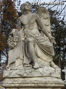 [P24] Cimitirul Bellu - Monument funerar. » foto by iulianic
 - 
<span class="allrVoted glyphicon glyphicon-heart hidden" id="av282368"></span>
<a class="m-l-10 hidden" id="sv282368" onclick="voting_Foto_DelVot(,282368,22321)" role="button">șterge vot <span class="glyphicon glyphicon-remove"></span></a>
<a id="v9282368" class=" c-red"  onclick="voting_Foto_SetVot(282368)" role="button"><span class="glyphicon glyphicon-heart-empty"></span> <b>LIKE</b> = Votează poza</a> <img class="hidden"  id="f282368W9" src="/imagini/loader.gif" border="0" /><span class="AjErrMes hidden" id="e282368ErM"></span>