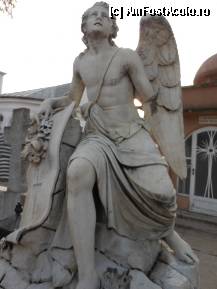 [P29] Cimitirul Bellu - Monument funerar, detaliu. » foto by iulianic
 - 
<span class="allrVoted glyphicon glyphicon-heart hidden" id="av282373"></span>
<a class="m-l-10 hidden" id="sv282373" onclick="voting_Foto_DelVot(,282373,22321)" role="button">șterge vot <span class="glyphicon glyphicon-remove"></span></a>
<a id="v9282373" class=" c-red"  onclick="voting_Foto_SetVot(282373)" role="button"><span class="glyphicon glyphicon-heart-empty"></span> <b>LIKE</b> = Votează poza</a> <img class="hidden"  id="f282373W9" src="/imagini/loader.gif" border="0" /><span class="AjErrMes hidden" id="e282373ErM"></span>
