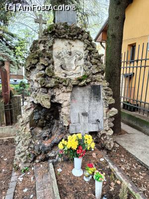 [P16] Monumentul soților Petelenz (alt loc „miraculos”). » foto by tata123 🔱
 - 
<span class="allrVoted glyphicon glyphicon-heart hidden" id="av1531214"></span>
<a class="m-l-10 hidden" id="sv1531214" onclick="voting_Foto_DelVot(,1531214,22321)" role="button">șterge vot <span class="glyphicon glyphicon-remove"></span></a>
<a id="v91531214" class=" c-red"  onclick="voting_Foto_SetVot(1531214)" role="button"><span class="glyphicon glyphicon-heart-empty"></span> <b>LIKE</b> = Votează poza</a> <img class="hidden"  id="f1531214W9" src="/imagini/loader.gif" border="0" /><span class="AjErrMes hidden" id="e1531214ErM"></span>