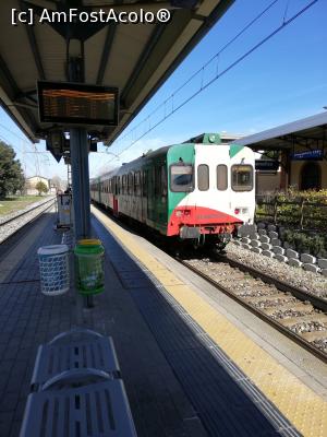 [P02] Tren regio, pe afara nu arata asa bine dar in interior e confortabil si merge cu 100 km la ora.  » foto by Nicu
 - 
<span class="allrVoted glyphicon glyphicon-heart hidden" id="av1065789"></span>
<a class="m-l-10 hidden" id="sv1065789" onclick="voting_Foto_DelVot(,1065789,22331)" role="button">șterge vot <span class="glyphicon glyphicon-remove"></span></a>
<a id="v91065789" class=" c-red"  onclick="voting_Foto_SetVot(1065789)" role="button"><span class="glyphicon glyphicon-heart-empty"></span> <b>LIKE</b> = Votează poza</a> <img class="hidden"  id="f1065789W9" src="/imagini/loader.gif" border="0" /><span class="AjErrMes hidden" id="e1065789ErM"></span>