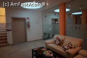 [P27] În dreapta, după uşa de sticlă este sala de masaj.  » foto by Utube
 - 
<span class="allrVoted glyphicon glyphicon-heart hidden" id="av881344"></span>
<a class="m-l-10 hidden" id="sv881344" onclick="voting_Foto_DelVot(,881344,22346)" role="button">șterge vot <span class="glyphicon glyphicon-remove"></span></a>
<a id="v9881344" class=" c-red"  onclick="voting_Foto_SetVot(881344)" role="button"><span class="glyphicon glyphicon-heart-empty"></span> <b>LIKE</b> = Votează poza</a> <img class="hidden"  id="f881344W9" src="/imagini/loader.gif" border="0" /><span class="AjErrMes hidden" id="e881344ErM"></span>