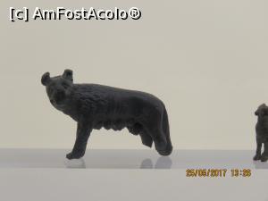 [P23] Din colectia de antichitati.  » foto by elviramvio
 - 
<span class="allrVoted glyphicon glyphicon-heart hidden" id="av882909"></span>
<a class="m-l-10 hidden" id="sv882909" onclick="voting_Foto_DelVot(,882909,22352)" role="button">șterge vot <span class="glyphicon glyphicon-remove"></span></a>
<a id="v9882909" class=" c-red"  onclick="voting_Foto_SetVot(882909)" role="button"><span class="glyphicon glyphicon-heart-empty"></span> <b>LIKE</b> = Votează poza</a> <img class="hidden"  id="f882909W9" src="/imagini/loader.gif" border="0" /><span class="AjErrMes hidden" id="e882909ErM"></span>
