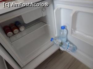 [P21] Rosso Hotel 3* Izmit - minifrigiderul cu două sticle de apă oferite gratuit » foto by nicole33
 - 
<span class="allrVoted glyphicon glyphicon-heart hidden" id="av883227"></span>
<a class="m-l-10 hidden" id="sv883227" onclick="voting_Foto_DelVot(,883227,22373)" role="button">șterge vot <span class="glyphicon glyphicon-remove"></span></a>
<a id="v9883227" class=" c-red"  onclick="voting_Foto_SetVot(883227)" role="button"><span class="glyphicon glyphicon-heart-empty"></span> <b>LIKE</b> = Votează poza</a> <img class="hidden"  id="f883227W9" src="/imagini/loader.gif" border="0" /><span class="AjErrMes hidden" id="e883227ErM"></span>