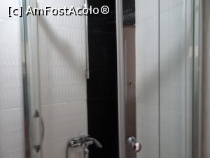 [P22] Rosso Hotel 3* Izmit - cabina de duş » foto by nicole33
 - 
<span class="allrVoted glyphicon glyphicon-heart hidden" id="av883228"></span>
<a class="m-l-10 hidden" id="sv883228" onclick="voting_Foto_DelVot(,883228,22373)" role="button">șterge vot <span class="glyphicon glyphicon-remove"></span></a>
<a id="v9883228" class=" c-red"  onclick="voting_Foto_SetVot(883228)" role="button"><span class="glyphicon glyphicon-heart-empty"></span> <b>LIKE</b> = Votează poza</a> <img class="hidden"  id="f883228W9" src="/imagini/loader.gif" border="0" /><span class="AjErrMes hidden" id="e883228ErM"></span>