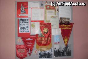 [P16] Obiecte de propagandă sovietică » foto by Ovidiu istorie
 - 
<span class="allrVoted glyphicon glyphicon-heart hidden" id="av420341"></span>
<a class="m-l-10 hidden" id="sv420341" onclick="voting_Foto_DelVot(,420341,22384)" role="button">șterge vot <span class="glyphicon glyphicon-remove"></span></a>
<a id="v9420341" class=" c-red"  onclick="voting_Foto_SetVot(420341)" role="button"><span class="glyphicon glyphicon-heart-empty"></span> <b>LIKE</b> = Votează poza</a> <img class="hidden"  id="f420341W9" src="/imagini/loader.gif" border="0" /><span class="AjErrMes hidden" id="e420341ErM"></span>