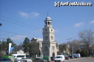 [P03] Catedrala Sfântul Nicolae, având în prim-plan clopotniţa, refăcută după distrugerea ei de către comunişti » foto by Ovidiu istorie
 - 
<span class="allrVoted glyphicon glyphicon-heart hidden" id="av420328"></span>
<a class="m-l-10 hidden" id="sv420328" onclick="voting_Foto_DelVot(,420328,22384)" role="button">șterge vot <span class="glyphicon glyphicon-remove"></span></a>
<a id="v9420328" class=" c-red"  onclick="voting_Foto_SetVot(420328)" role="button"><span class="glyphicon glyphicon-heart-empty"></span> <b>LIKE</b> = Votează poza</a> <img class="hidden"  id="f420328W9" src="/imagini/loader.gif" border="0" /><span class="AjErrMes hidden" id="e420328ErM"></span>