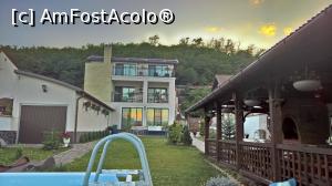 [P01] Curtea foarte mica contine o piscină pt copii/un sezlong si doua scaune cu o masuta mica. » foto by Ninica
 - 
<span class="allrVoted glyphicon glyphicon-heart hidden" id="av884827"></span>
<a class="m-l-10 hidden" id="sv884827" onclick="voting_Foto_DelVot(,884827,22388)" role="button">șterge vot <span class="glyphicon glyphicon-remove"></span></a>
<a id="v9884827" class=" c-red"  onclick="voting_Foto_SetVot(884827)" role="button"><span class="glyphicon glyphicon-heart-empty"></span> <b>LIKE</b> = Votează poza</a> <img class="hidden"  id="f884827W9" src="/imagini/loader.gif" border="0" /><span class="AjErrMes hidden" id="e884827ErM"></span>