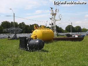 [P06] O mină MMMCA-1M (în prim plan) şi o 'chestie' galbenă pe care nu am reuşit să o identific » foto by Claudiu U.
 - 
<span class="allrVoted glyphicon glyphicon-heart hidden" id="av628864"></span>
<a class="m-l-10 hidden" id="sv628864" onclick="voting_Foto_DelVot(,628864,22396)" role="button">șterge vot <span class="glyphicon glyphicon-remove"></span></a>
<a id="v9628864" class=" c-red"  onclick="voting_Foto_SetVot(628864)" role="button"><span class="glyphicon glyphicon-heart-empty"></span> <b>LIKE</b> = Votează poza</a> <img class="hidden"  id="f628864W9" src="/imagini/loader.gif" border="0" /><span class="AjErrMes hidden" id="e628864ErM"></span>