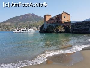 [P06] Capitania prortului, de unde se puitea pleca in mici excursii pe mare.  » foto by IoanaV
 - 
<span class="allrVoted glyphicon glyphicon-heart hidden" id="av885617"></span>
<a class="m-l-10 hidden" id="sv885617" onclick="voting_Foto_DelVot(,885617,22403)" role="button">șterge vot <span class="glyphicon glyphicon-remove"></span></a>
<a id="v9885617" class=" c-red"  onclick="voting_Foto_SetVot(885617)" role="button"><span class="glyphicon glyphicon-heart-empty"></span> <b>LIKE</b> = Votează poza</a> <img class="hidden"  id="f885617W9" src="/imagini/loader.gif" border="0" /><span class="AjErrMes hidden" id="e885617ErM"></span>