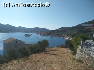 [P03] Superba imagine cu Portul Vathy. » foto by ilee
 - 
<span class="allrVoted glyphicon glyphicon-heart hidden" id="av1184130"></span>
<a class="m-l-10 hidden" id="sv1184130" onclick="voting_Foto_DelVot(,1184130,22411)" role="button">șterge vot <span class="glyphicon glyphicon-remove"></span></a>
<a id="v91184130" class=" c-red"  onclick="voting_Foto_SetVot(1184130)" role="button"><span class="glyphicon glyphicon-heart-empty"></span> <b>LIKE</b> = Votează poza</a> <img class="hidden"  id="f1184130W9" src="/imagini/loader.gif" border="0" /><span class="AjErrMes hidden" id="e1184130ErM"></span>