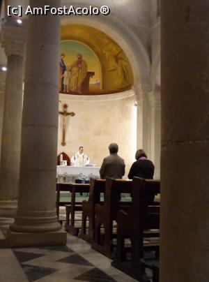 [P51] Nazaret, Biserica Sfântul Iosif, imagine din naos în timpul unei slujbe catolice » foto by mariana.olaru
 - 
<span class="allrVoted glyphicon glyphicon-heart hidden" id="av886329"></span>
<a class="m-l-10 hidden" id="sv886329" onclick="voting_Foto_DelVot(,886329,22420)" role="button">șterge vot <span class="glyphicon glyphicon-remove"></span></a>
<a id="v9886329" class=" c-red"  onclick="voting_Foto_SetVot(886329)" role="button"><span class="glyphicon glyphicon-heart-empty"></span> <b>LIKE</b> = Votează poza</a> <img class="hidden"  id="f886329W9" src="/imagini/loader.gif" border="0" /><span class="AjErrMes hidden" id="e886329ErM"></span>