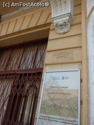 [P11] Muzeul Civilizației Gumelnița - Clădire în stil Art-Nouveau, 1926. Detaliu arhitectural și specificarea numelui arhitectului. » foto by iulianic
 - 
<span class="allrVoted glyphicon glyphicon-heart hidden" id="av1249358"></span>
<a class="m-l-10 hidden" id="sv1249358" onclick="voting_Foto_DelVot(,1249358,22428)" role="button">șterge vot <span class="glyphicon glyphicon-remove"></span></a>
<a id="v91249358" class=" c-red"  onclick="voting_Foto_SetVot(1249358)" role="button"><span class="glyphicon glyphicon-heart-empty"></span> <b>LIKE</b> = Votează poza</a> <img class="hidden"  id="f1249358W9" src="/imagini/loader.gif" border="0" /><span class="AjErrMes hidden" id="e1249358ErM"></span>