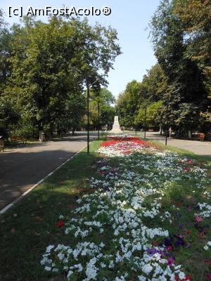[P12] Oltenița - În apropiere de Turnul de Apă, Parcul central. » foto by iulianic
 - 
<span class="allrVoted glyphicon glyphicon-heart hidden" id="av1250527"></span>
<a class="m-l-10 hidden" id="sv1250527" onclick="voting_Foto_DelVot(,1250527,22428)" role="button">șterge vot <span class="glyphicon glyphicon-remove"></span></a>
<a id="v91250527" class=" c-red"  onclick="voting_Foto_SetVot(1250527)" role="button"><span class="glyphicon glyphicon-heart-empty"></span> <b>LIKE</b> = Votează poza</a> <img class="hidden"  id="f1250527W9" src="/imagini/loader.gif" border="0" /><span class="AjErrMes hidden" id="e1250527ErM"></span>
