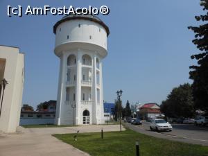 [P21] Oltenița - Turnul de Apă, în prezent Muzeu de Artă. Intrarea. » foto by iulianic
 - 
<span class="allrVoted glyphicon glyphicon-heart hidden" id="av1250536"></span>
<a class="m-l-10 hidden" id="sv1250536" onclick="voting_Foto_DelVot(,1250536,22428)" role="button">șterge vot <span class="glyphicon glyphicon-remove"></span></a>
<a id="v91250536" class=" c-red"  onclick="voting_Foto_SetVot(1250536)" role="button"><span class="glyphicon glyphicon-heart-empty"></span> <b>LIKE</b> = Votează poza</a> <img class="hidden"  id="f1250536W9" src="/imagini/loader.gif" border="0" /><span class="AjErrMes hidden" id="e1250536ErM"></span>