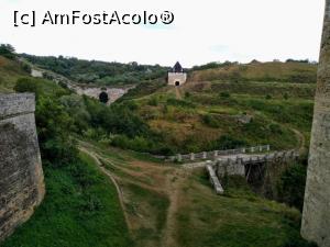 [P09] Hotinul este la o intersecție a Nistrului cu un mic afluent, suficient pentru a colmata și lăți marele râu pentru a forma un vad de trecere.  » foto by Radix7
 - 
<span class="allrVoted glyphicon glyphicon-heart hidden" id="av1113547"></span>
<a class="m-l-10 hidden" id="sv1113547" onclick="voting_Foto_DelVot(,1113547,22455)" role="button">șterge vot <span class="glyphicon glyphicon-remove"></span></a>
<a id="v91113547" class=" c-red"  onclick="voting_Foto_SetVot(1113547)" role="button"><span class="glyphicon glyphicon-heart-empty"></span> <b>LIKE</b> = Votează poza</a> <img class="hidden"  id="f1113547W9" src="/imagini/loader.gif" border="0" /><span class="AjErrMes hidden" id="e1113547ErM"></span>