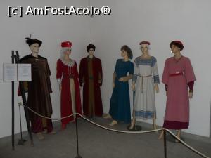 [P13] Costume de nobili ucraineni din sec. XIV-XVII » foto by marimag
 - 
<span class="allrVoted glyphicon glyphicon-heart hidden" id="av887732"></span>
<a class="m-l-10 hidden" id="sv887732" onclick="voting_Foto_DelVot(,887732,22455)" role="button">șterge vot <span class="glyphicon glyphicon-remove"></span></a>
<a id="v9887732" class=" c-red"  onclick="voting_Foto_SetVot(887732)" role="button"><span class="glyphicon glyphicon-heart-empty"></span> <b>LIKE</b> = Votează poza</a> <img class="hidden"  id="f887732W9" src="/imagini/loader.gif" border="0" /><span class="AjErrMes hidden" id="e887732ErM"></span>