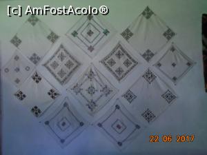 [P13] Mici șervete din bumbac ornate cu alesuri caracteristice meleagurilor Putnei.  » foto by Mitica49
 - 
<span class="allrVoted glyphicon glyphicon-heart hidden" id="av887790"></span>
<a class="m-l-10 hidden" id="sv887790" onclick="voting_Foto_DelVot(,887790,22456)" role="button">șterge vot <span class="glyphicon glyphicon-remove"></span></a>
<a id="v9887790" class=" c-red"  onclick="voting_Foto_SetVot(887790)" role="button"><span class="glyphicon glyphicon-heart-empty"></span> <b>LIKE</b> = Votează poza</a> <img class="hidden"  id="f887790W9" src="/imagini/loader.gif" border="0" /><span class="AjErrMes hidden" id="e887790ErM"></span>