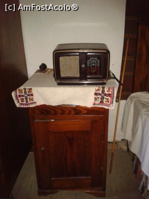 [P20] Un vechi aparat de radio » foto by Mitica49
 - 
<span class="allrVoted glyphicon glyphicon-heart hidden" id="av887797"></span>
<a class="m-l-10 hidden" id="sv887797" onclick="voting_Foto_DelVot(,887797,22456)" role="button">șterge vot <span class="glyphicon glyphicon-remove"></span></a>
<a id="v9887797" class=" c-red"  onclick="voting_Foto_SetVot(887797)" role="button"><span class="glyphicon glyphicon-heart-empty"></span> <b>LIKE</b> = Votează poza</a> <img class="hidden"  id="f887797W9" src="/imagini/loader.gif" border="0" /><span class="AjErrMes hidden" id="e887797ErM"></span>