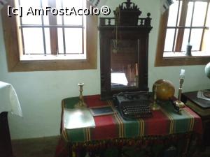 [P22] Mobilier vechi și o, la fel de veche, mașină de scris » foto by Mitica49
 - 
<span class="allrVoted glyphicon glyphicon-heart hidden" id="av887799"></span>
<a class="m-l-10 hidden" id="sv887799" onclick="voting_Foto_DelVot(,887799,22456)" role="button">șterge vot <span class="glyphicon glyphicon-remove"></span></a>
<a id="v9887799" class=" c-red"  onclick="voting_Foto_SetVot(887799)" role="button"><span class="glyphicon glyphicon-heart-empty"></span> <b>LIKE</b> = Votează poza</a> <img class="hidden"  id="f887799W9" src="/imagini/loader.gif" border="0" /><span class="AjErrMes hidden" id="e887799ErM"></span>