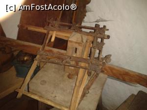 [P28] O unealtă care nu știu la ce folosește » foto by Mitica49
 - 
<span class="allrVoted glyphicon glyphicon-heart hidden" id="av887805"></span>
<a class="m-l-10 hidden" id="sv887805" onclick="voting_Foto_DelVot(,887805,22456)" role="button">șterge vot <span class="glyphicon glyphicon-remove"></span></a>
<a id="v9887805" class=" c-red"  onclick="voting_Foto_SetVot(887805)" role="button"><span class="glyphicon glyphicon-heart-empty"></span> <b>LIKE</b> = Votează poza</a> <img class="hidden"  id="f887805W9" src="/imagini/loader.gif" border="0" /><span class="AjErrMes hidden" id="e887805ErM"></span>