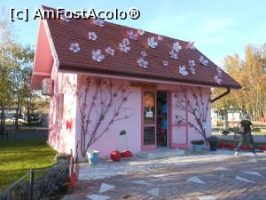 [P14] Porumbacu de Sus - Parcul tematic "Povestea Calendarului". Căsuța lunii Iunie. » foto by iulianic
 - 
<span class="allrVoted glyphicon glyphicon-heart hidden" id="av1346150"></span>
<a class="m-l-10 hidden" id="sv1346150" onclick="voting_Foto_DelVot(,1346150,22464)" role="button">șterge vot <span class="glyphicon glyphicon-remove"></span></a>
<a id="v91346150" class=" c-red"  onclick="voting_Foto_SetVot(1346150)" role="button"><span class="glyphicon glyphicon-heart-empty"></span> <b>LIKE</b> = Votează poza</a> <img class="hidden"  id="f1346150W9" src="/imagini/loader.gif" border="0" /><span class="AjErrMes hidden" id="e1346150ErM"></span>