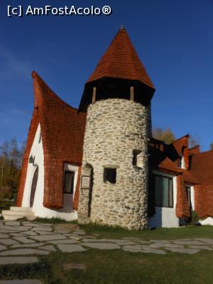 [P22] Porumbacu de Sus - Castelul de lut din Valea Z&acirc;nelor. » foto by iulianic
 - 
<span class="allrVoted glyphicon glyphicon-heart hidden" id="av1346158"></span>
<a class="m-l-10 hidden" id="sv1346158" onclick="voting_Foto_DelVot(,1346158,22464)" role="button">șterge vot <span class="glyphicon glyphicon-remove"></span></a>
<a id="v91346158" class=" c-red"  onclick="voting_Foto_SetVot(1346158)" role="button"><span class="glyphicon glyphicon-heart-empty"></span> <b>LIKE</b> = Votează poza</a> <img class="hidden"  id="f1346158W9" src="/imagini/loader.gif" border="0" /><span class="AjErrMes hidden" id="e1346158ErM"></span>