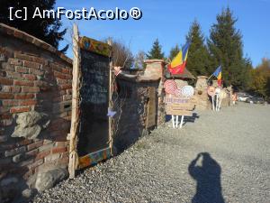 [P35] Porumbacu de Sus - Parcul tematic "Povestea Calendarului". La intrare. » foto by iulianic
 - 
<span class="allrVoted glyphicon glyphicon-heart hidden" id="av1346171"></span>
<a class="m-l-10 hidden" id="sv1346171" onclick="voting_Foto_DelVot(,1346171,22464)" role="button">șterge vot <span class="glyphicon glyphicon-remove"></span></a>
<a id="v91346171" class=" c-red"  onclick="voting_Foto_SetVot(1346171)" role="button"><span class="glyphicon glyphicon-heart-empty"></span> <b>LIKE</b> = Votează poza</a> <img class="hidden"  id="f1346171W9" src="/imagini/loader.gif" border="0" /><span class="AjErrMes hidden" id="e1346171ErM"></span>