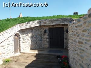 [P04] poarta de intrare in restaurant » foto by zlatna
 - 
<span class="allrVoted glyphicon glyphicon-heart hidden" id="av964394"></span>
<a class="m-l-10 hidden" id="sv964394" onclick="voting_Foto_DelVot(,964394,22464)" role="button">șterge vot <span class="glyphicon glyphicon-remove"></span></a>
<a id="v9964394" class=" c-red"  onclick="voting_Foto_SetVot(964394)" role="button"><span class="glyphicon glyphicon-heart-empty"></span> <b>LIKE</b> = Votează poza</a> <img class="hidden"  id="f964394W9" src="/imagini/loader.gif" border="0" /><span class="AjErrMes hidden" id="e964394ErM"></span>