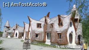 [P06] Castelul de Lut - Valea Zânelor, Porumbacul de Sus.  » foto by ungureanica
 - 
<span class="allrVoted glyphicon glyphicon-heart hidden" id="av1072757"></span>
<a class="m-l-10 hidden" id="sv1072757" onclick="voting_Foto_DelVot(,1072757,22464)" role="button">șterge vot <span class="glyphicon glyphicon-remove"></span></a>
<a id="v91072757" class=" c-red"  onclick="voting_Foto_SetVot(1072757)" role="button"><span class="glyphicon glyphicon-heart-empty"></span> <b>LIKE</b> = Votează poza</a> <img class="hidden"  id="f1072757W9" src="/imagini/loader.gif" border="0" /><span class="AjErrMes hidden" id="e1072757ErM"></span>