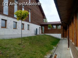 [P12] exterior (în stânga e centrul SPA, în dreapta este coridorul de acces spre camere - CasaDinainte [Sălicea] » foto by calator2000
 - 
<span class="allrVoted glyphicon glyphicon-heart hidden" id="av1260458"></span>
<a class="m-l-10 hidden" id="sv1260458" onclick="voting_Foto_DelVot(,1260458,22467)" role="button">șterge vot <span class="glyphicon glyphicon-remove"></span></a>
<a id="v91260458" class=" c-red"  onclick="voting_Foto_SetVot(1260458)" role="button"><span class="glyphicon glyphicon-heart-empty"></span> <b>LIKE</b> = Votează poza</a> <img class="hidden"  id="f1260458W9" src="/imagini/loader.gif" border="0" /><span class="AjErrMes hidden" id="e1260458ErM"></span>