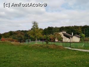 [P18] Terenul de tenis - vedere de pe terasa camerelor - CasaDinainte [Sălicea] » foto by calator2000
 - 
<span class="allrVoted glyphicon glyphicon-heart hidden" id="av1260464"></span>
<a class="m-l-10 hidden" id="sv1260464" onclick="voting_Foto_DelVot(,1260464,22467)" role="button">șterge vot <span class="glyphicon glyphicon-remove"></span></a>
<a id="v91260464" class=" c-red"  onclick="voting_Foto_SetVot(1260464)" role="button"><span class="glyphicon glyphicon-heart-empty"></span> <b>LIKE</b> = Votează poza</a> <img class="hidden"  id="f1260464W9" src="/imagini/loader.gif" border="0" /><span class="AjErrMes hidden" id="e1260464ErM"></span>