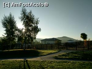 [P20] Vedere spre vârful Măgura Sălicii de la pensiunea Casa Dinainte » foto by calator2000
 - 
<span class="allrVoted glyphicon glyphicon-heart hidden" id="av1260466"></span>
<a class="m-l-10 hidden" id="sv1260466" onclick="voting_Foto_DelVot(,1260466,22467)" role="button">șterge vot <span class="glyphicon glyphicon-remove"></span></a>
<a id="v91260466" class=" c-red"  onclick="voting_Foto_SetVot(1260466)" role="button"><span class="glyphicon glyphicon-heart-empty"></span> <b>LIKE</b> = Votează poza</a> <img class="hidden"  id="f1260466W9" src="/imagini/loader.gif" border="0" /><span class="AjErrMes hidden" id="e1260466ErM"></span>