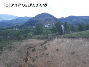 [P50] Vila Verona este casa din față iar noi suntem pe vârful dealului.  » foto by Aurici
 - 
<span class="allrVoted glyphicon glyphicon-heart hidden" id="av1033254"></span>
<a class="m-l-10 hidden" id="sv1033254" onclick="voting_Foto_DelVot(,1033254,22477)" role="button">șterge vot <span class="glyphicon glyphicon-remove"></span></a>
<a id="v91033254" class=" c-red"  onclick="voting_Foto_SetVot(1033254)" role="button"><span class="glyphicon glyphicon-heart-empty"></span> <b>LIKE</b> = Votează poza</a> <img class="hidden"  id="f1033254W9" src="/imagini/loader.gif" border="0" /><span class="AjErrMes hidden" id="e1033254ErM"></span>
