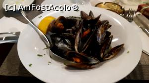 [P33] Taverna Thalassa - scoicile înăbușite » foto by Carmen Ion
 - 
<span class="allrVoted glyphicon glyphicon-heart hidden" id="av1209695"></span>
<a class="m-l-10 hidden" id="sv1209695" onclick="voting_Foto_DelVot(,1209695,22481)" role="button">șterge vot <span class="glyphicon glyphicon-remove"></span></a>
<a id="v91209695" class=" c-red"  onclick="voting_Foto_SetVot(1209695)" role="button"><span class="glyphicon glyphicon-heart-empty"></span> <b>LIKE</b> = Votează poza</a> <img class="hidden"  id="f1209695W9" src="/imagini/loader.gif" border="0" /><span class="AjErrMes hidden" id="e1209695ErM"></span>