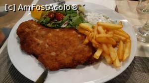 [P35] Taverna Thalassa - șnițelul » foto by Carmen Ion
 - 
<span class="allrVoted glyphicon glyphicon-heart hidden" id="av1209697"></span>
<a class="m-l-10 hidden" id="sv1209697" onclick="voting_Foto_DelVot(,1209697,22481)" role="button">șterge vot <span class="glyphicon glyphicon-remove"></span></a>
<a id="v91209697" class=" c-red"  onclick="voting_Foto_SetVot(1209697)" role="button"><span class="glyphicon glyphicon-heart-empty"></span> <b>LIKE</b> = Votează poza</a> <img class="hidden"  id="f1209697W9" src="/imagini/loader.gif" border="0" /><span class="AjErrMes hidden" id="e1209697ErM"></span>