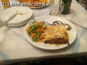 [P07] ... am incercat si mousaka, ieftina si buna, tot la Mega Gyros » foto by colon3lul
 - 
<span class="allrVoted glyphicon glyphicon-heart hidden" id="av901734"></span>
<a class="m-l-10 hidden" id="sv901734" onclick="voting_Foto_DelVot(,901734,22487)" role="button">șterge vot <span class="glyphicon glyphicon-remove"></span></a>
<a id="v9901734" class=" c-red"  onclick="voting_Foto_SetVot(901734)" role="button"><span class="glyphicon glyphicon-heart-empty"></span> <b>LIKE</b> = Votează poza</a> <img class="hidden"  id="f901734W9" src="/imagini/loader.gif" border="0" /><span class="AjErrMes hidden" id="e901734ErM"></span>