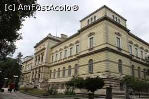 [P01] Varna, Muzeul de Arheologie, Vedere de ansamblu, nu l-am putut poza în întregime din față, era prea mare clădirea.... » foto by mprofeanu
 - 
<span class="allrVoted glyphicon glyphicon-heart hidden" id="av1216034"></span>
<a class="m-l-10 hidden" id="sv1216034" onclick="voting_Foto_DelVot(,1216034,22501)" role="button">șterge vot <span class="glyphicon glyphicon-remove"></span></a>
<a id="v91216034" class=" c-red"  onclick="voting_Foto_SetVot(1216034)" role="button"><span class="glyphicon glyphicon-heart-empty"></span> <b>LIKE</b> = Votează poza</a> <img class="hidden"  id="f1216034W9" src="/imagini/loader.gif" border="0" /><span class="AjErrMes hidden" id="e1216034ErM"></span>