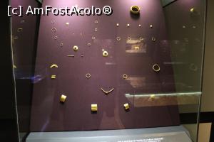 [P12] Varna, Muzeul de Arheologie, Artefacte din aur din a doua jumătate a  mileniului 5 î.Hr. » foto by mprofeanu
 - 
<span class="allrVoted glyphicon glyphicon-heart hidden" id="av1216045"></span>
<a class="m-l-10 hidden" id="sv1216045" onclick="voting_Foto_DelVot(,1216045,22501)" role="button">șterge vot <span class="glyphicon glyphicon-remove"></span></a>
<a id="v91216045" class=" c-red"  onclick="voting_Foto_SetVot(1216045)" role="button"><span class="glyphicon glyphicon-heart-empty"></span> <b>LIKE</b> = Votează poza</a> <img class="hidden"  id="f1216045W9" src="/imagini/loader.gif" border="0" /><span class="AjErrMes hidden" id="e1216045ErM"></span>