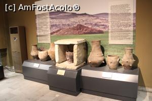 [P18] Varna, Muzeul de Arheologie, Mormânt trac cu rit de incinerare, poză cu explicații... » foto by mprofeanu
 - 
<span class="allrVoted glyphicon glyphicon-heart hidden" id="av1216051"></span>
<a class="m-l-10 hidden" id="sv1216051" onclick="voting_Foto_DelVot(,1216051,22501)" role="button">șterge vot <span class="glyphicon glyphicon-remove"></span></a>
<a id="v91216051" class=" c-red"  onclick="voting_Foto_SetVot(1216051)" role="button"><span class="glyphicon glyphicon-heart-empty"></span> <b>LIKE</b> = Votează poza</a> <img class="hidden"  id="f1216051W9" src="/imagini/loader.gif" border="0" /><span class="AjErrMes hidden" id="e1216051ErM"></span>