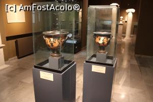 [P27] Varna, Muzeul de Arheologie, Grecia Antică, Vase din ceramică cu figurine de culoare roșie din prima jumătate a secolului 4 î.Hr. » foto by mprofeanu
 - 
<span class="allrVoted glyphicon glyphicon-heart hidden" id="av1216060"></span>
<a class="m-l-10 hidden" id="sv1216060" onclick="voting_Foto_DelVot(,1216060,22501)" role="button">șterge vot <span class="glyphicon glyphicon-remove"></span></a>
<a id="v91216060" class=" c-red"  onclick="voting_Foto_SetVot(1216060)" role="button"><span class="glyphicon glyphicon-heart-empty"></span> <b>LIKE</b> = Votează poza</a> <img class="hidden"  id="f1216060W9" src="/imagini/loader.gif" border="0" /><span class="AjErrMes hidden" id="e1216060ErM"></span>