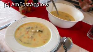 [P19] Ciorbă de perișoare, dar în stil rimetean! Castronul, cândva plin, este pentru două persoane și va fi predat în stare nudă.  » foto by Lucien
 - 
<span class="allrVoted glyphicon glyphicon-heart hidden" id="av890418"></span>
<a class="m-l-10 hidden" id="sv890418" onclick="voting_Foto_DelVot(,890418,22515)" role="button">șterge vot <span class="glyphicon glyphicon-remove"></span></a>
<a id="v9890418" class=" c-red"  onclick="voting_Foto_SetVot(890418)" role="button"><span class="glyphicon glyphicon-heart-empty"></span> <b>LIKE</b> = Votează poza</a> <img class="hidden"  id="f890418W9" src="/imagini/loader.gif" border="0" /><span class="AjErrMes hidden" id="e890418ErM"></span>