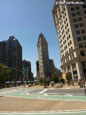 [P14] Flatiron building » foto by graclari
 - 
<span class="allrVoted glyphicon glyphicon-heart hidden" id="av615690"></span>
<a class="m-l-10 hidden" id="sv615690" onclick="voting_Foto_DelVot(,615690,22539)" role="button">șterge vot <span class="glyphicon glyphicon-remove"></span></a>
<a id="v9615690" class=" c-red"  onclick="voting_Foto_SetVot(615690)" role="button"><span class="glyphicon glyphicon-heart-empty"></span> <b>LIKE</b> = Votează poza</a> <img class="hidden"  id="f615690W9" src="/imagini/loader.gif" border="0" /><span class="AjErrMes hidden" id="e615690ErM"></span>