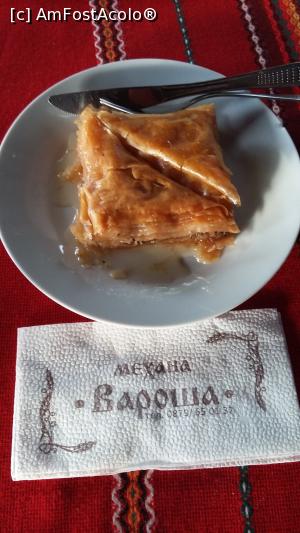 [P20] Baklava la taverna Varosha » foto by fregata
 - 
<span class="allrVoted glyphicon glyphicon-heart hidden" id="av1067789"></span>
<a class="m-l-10 hidden" id="sv1067789" onclick="voting_Foto_DelVot(,1067789,22555)" role="button">șterge vot <span class="glyphicon glyphicon-remove"></span></a>
<a id="v91067789" class=" c-red"  onclick="voting_Foto_SetVot(1067789)" role="button"><span class="glyphicon glyphicon-heart-empty"></span> <b>LIKE</b> = Votează poza</a> <img class="hidden"  id="f1067789W9" src="/imagini/loader.gif" border="0" /><span class="AjErrMes hidden" id="e1067789ErM"></span>