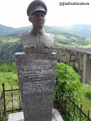 [P02] Statuie comemorativă ce reprezintă eroi ale confruntărilor din cel de-al II-lea Război Mondial » foto by Marian Preda
 - 
<span class="allrVoted glyphicon glyphicon-heart hidden" id="av588853"></span>
<a class="m-l-10 hidden" id="sv588853" onclick="voting_Foto_DelVot(,588853,22570)" role="button">șterge vot <span class="glyphicon glyphicon-remove"></span></a>
<a id="v9588853" class=" c-red"  onclick="voting_Foto_SetVot(588853)" role="button"><span class="glyphicon glyphicon-heart-empty"></span> <b>LIKE</b> = Votează poza</a> <img class="hidden"  id="f588853W9" src="/imagini/loader.gif" border="0" /><span class="AjErrMes hidden" id="e588853ErM"></span>
