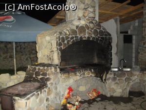 [P10] Acesta este grătarul din camping.  » foto by Floryn81
 - 
<span class="allrVoted glyphicon glyphicon-heart hidden" id="av893336"></span>
<a class="m-l-10 hidden" id="sv893336" onclick="voting_Foto_DelVot(,893336,22571)" role="button">șterge vot <span class="glyphicon glyphicon-remove"></span></a>
<a id="v9893336" class=" c-red"  onclick="voting_Foto_SetVot(893336)" role="button"><span class="glyphicon glyphicon-heart-empty"></span> <b>LIKE</b> = Votează poza</a> <img class="hidden"  id="f893336W9" src="/imagini/loader.gif" border="0" /><span class="AjErrMes hidden" id="e893336ErM"></span>