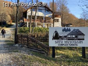 [P01] Restaurant Satu Muscelean - intrarea în complex » foto by nicole33
 - 
<span class="allrVoted glyphicon glyphicon-heart hidden" id="av1337550"></span>
<a class="m-l-10 hidden" id="sv1337550" onclick="voting_Foto_DelVot(,1337550,22572)" role="button">șterge vot <span class="glyphicon glyphicon-remove"></span></a>
<a id="v91337550" class=" c-red"  onclick="voting_Foto_SetVot(1337550)" role="button"><span class="glyphicon glyphicon-heart-empty"></span> <b>LIKE</b> = Votează poza</a> <img class="hidden"  id="f1337550W9" src="/imagini/loader.gif" border="0" /><span class="AjErrMes hidden" id="e1337550ErM"></span>